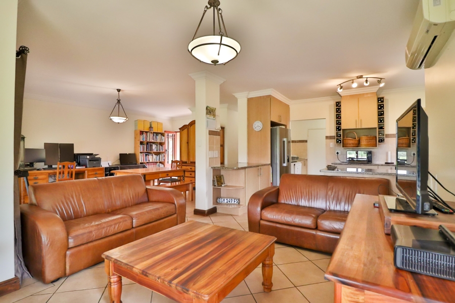 To Let 3 Bedroom Property for Rent in The Coves North West